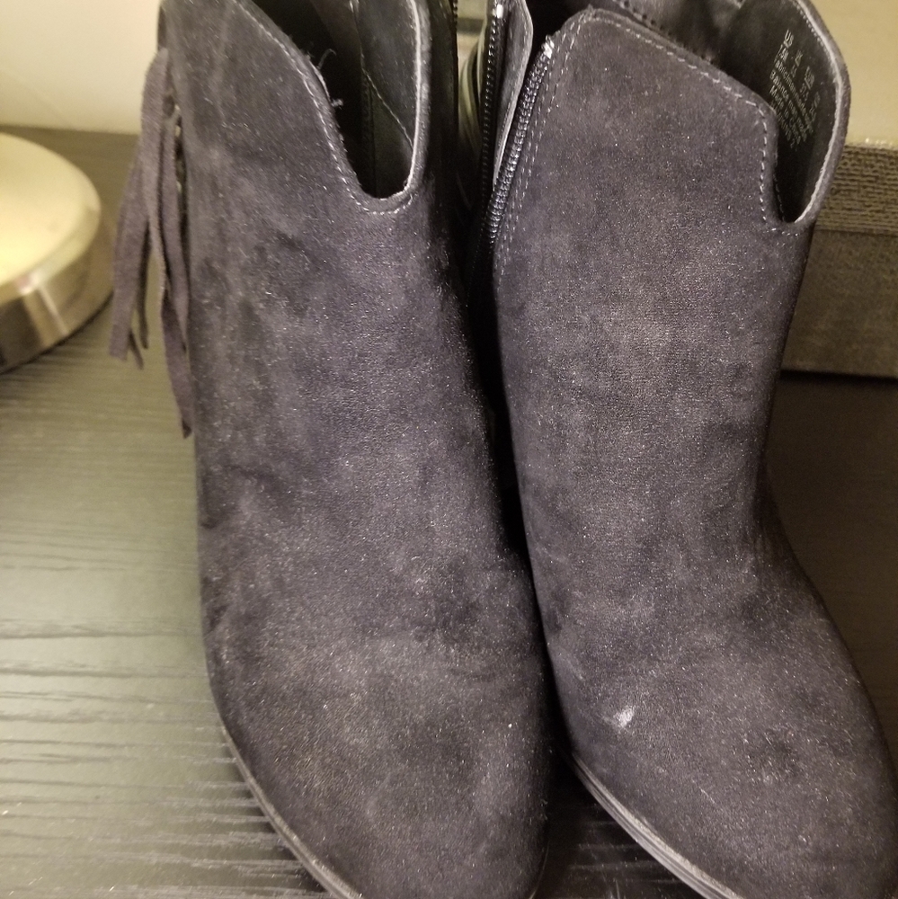 Shoes - Picture 2 of 2